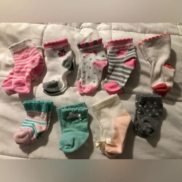 Variety of baby socks - Picture 2 of 2